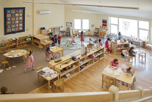 Afbeeldingsresultaat voor montessori  prepared learning environment